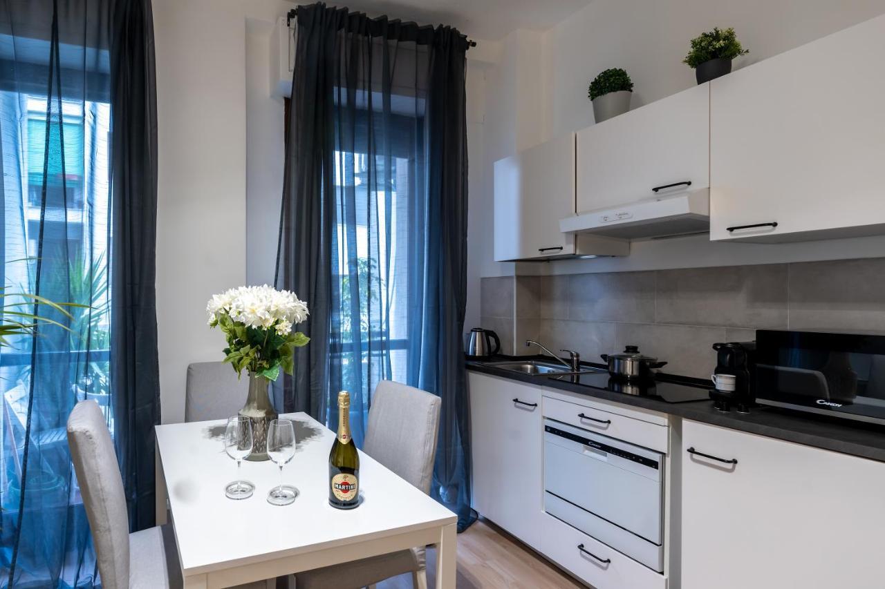 Suite 1,2 Porta Milano Centro Parking Free Esterno foto